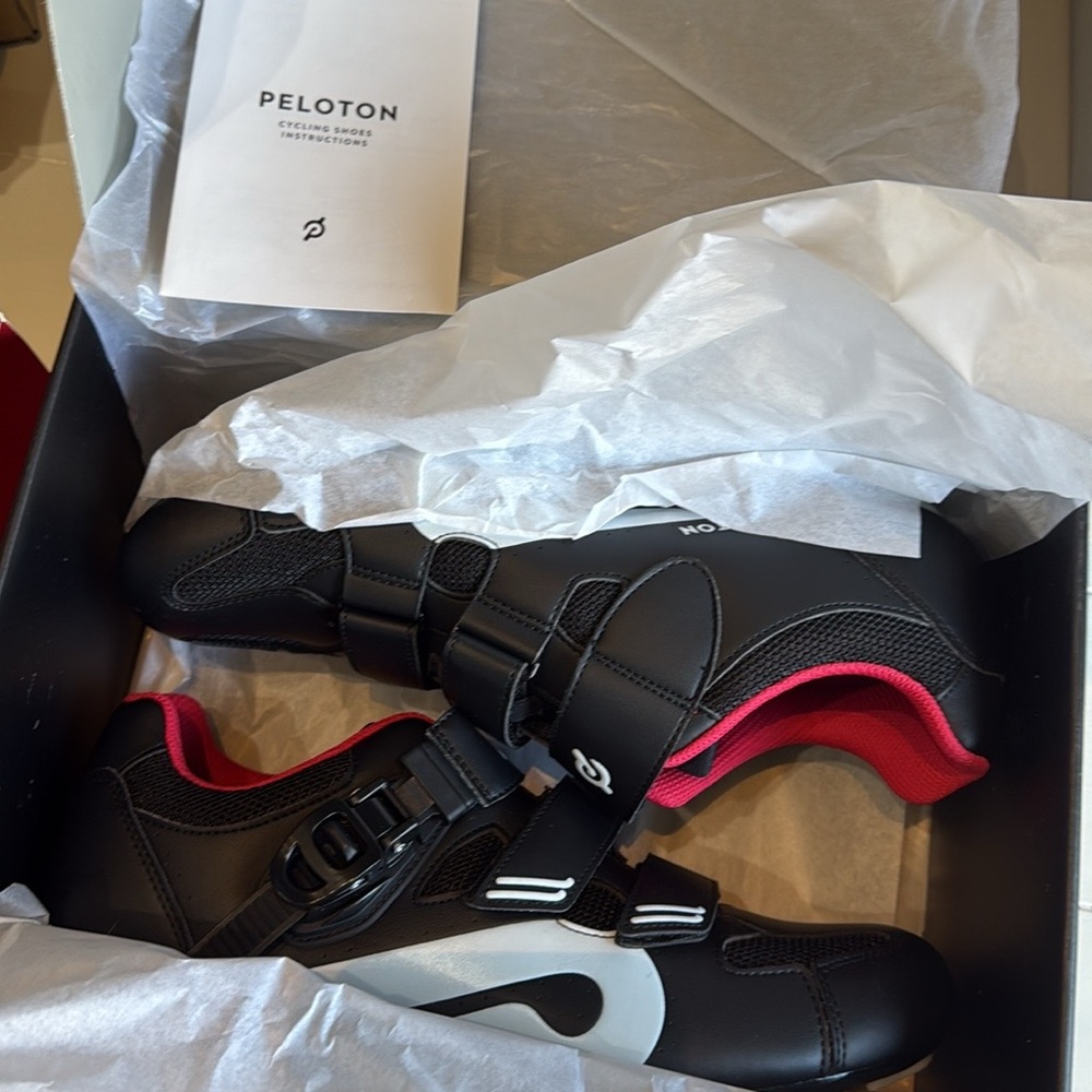 New Peloton Women's Cycling shoes size 44
